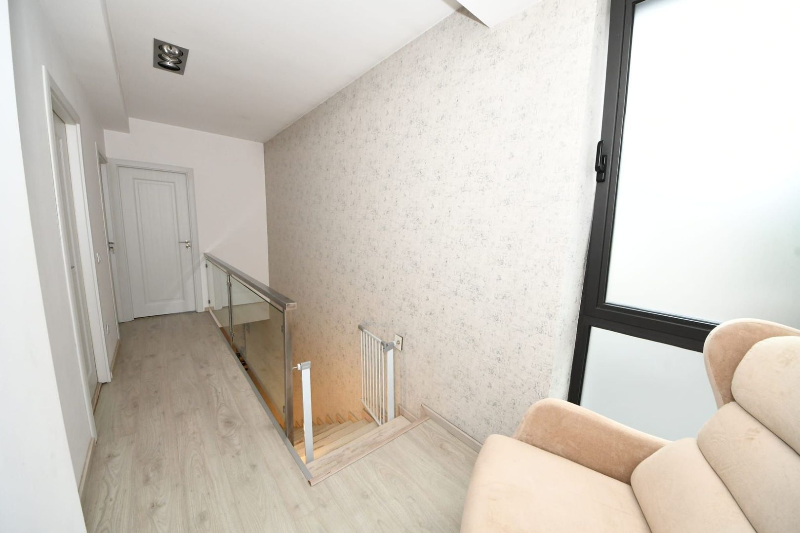 De vanzare – In exclusivitate, casa moderna in cartierul Brates Lake - Poză 9