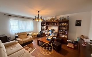 Apartament spatios 3 camere la 10 minute de centru cu loc de parcare - Poză 1