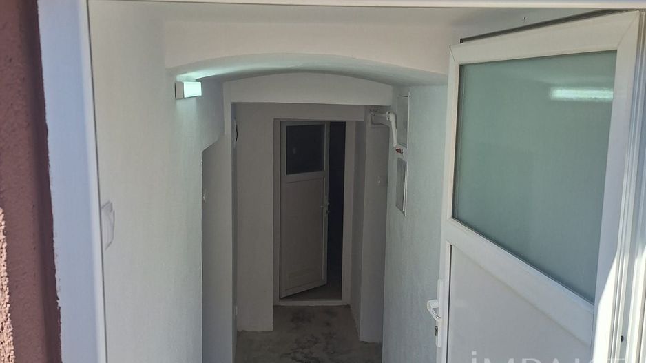 Spațiu comercial 50 mp de închiriat | Gruia | 3 încăperi - Poză 12