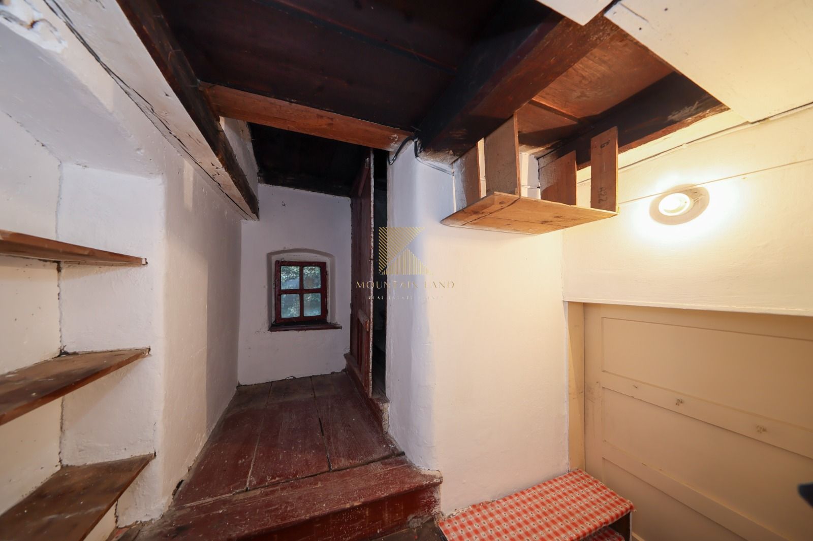 Locație rară în Brașov: ideal pentru regim hotelier sau business - Poză 19