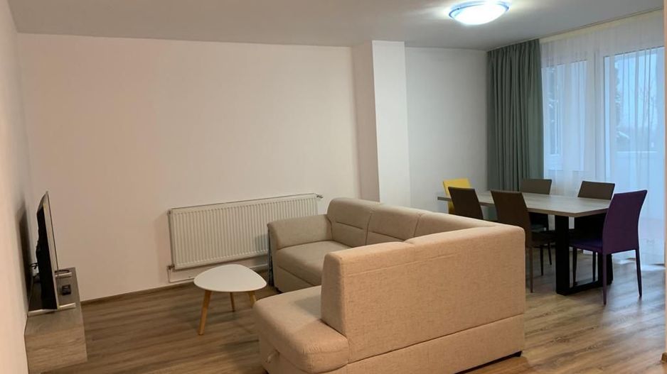 Centrul Civic, aproape de AFI, 3 camere recent renovate/mobilate, 165000 euro - Poză 1