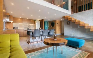 ?** Apartament superb pe doua niveluri Ultrafinisat Semicentral ** - Poză 1