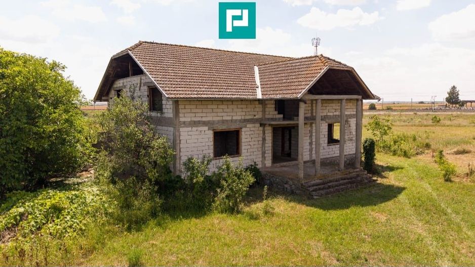 Casă impunătoare în Păuliş - Poză 2