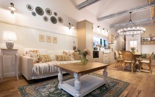 Casă deosebită de închiriat în Cisnădioara, prima inchiriere - Poză 1