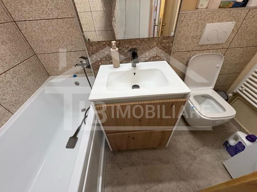Apartament cu 3 camere, 70 mp, decomandat, Zona UMFST - Poză 5