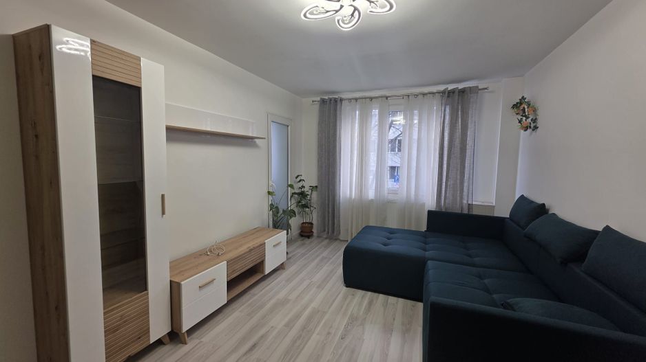 Apartament -LA CHEIE- Mobilat/Utilat- Mutare imediată, Mobilier  NOU- - Poză 1