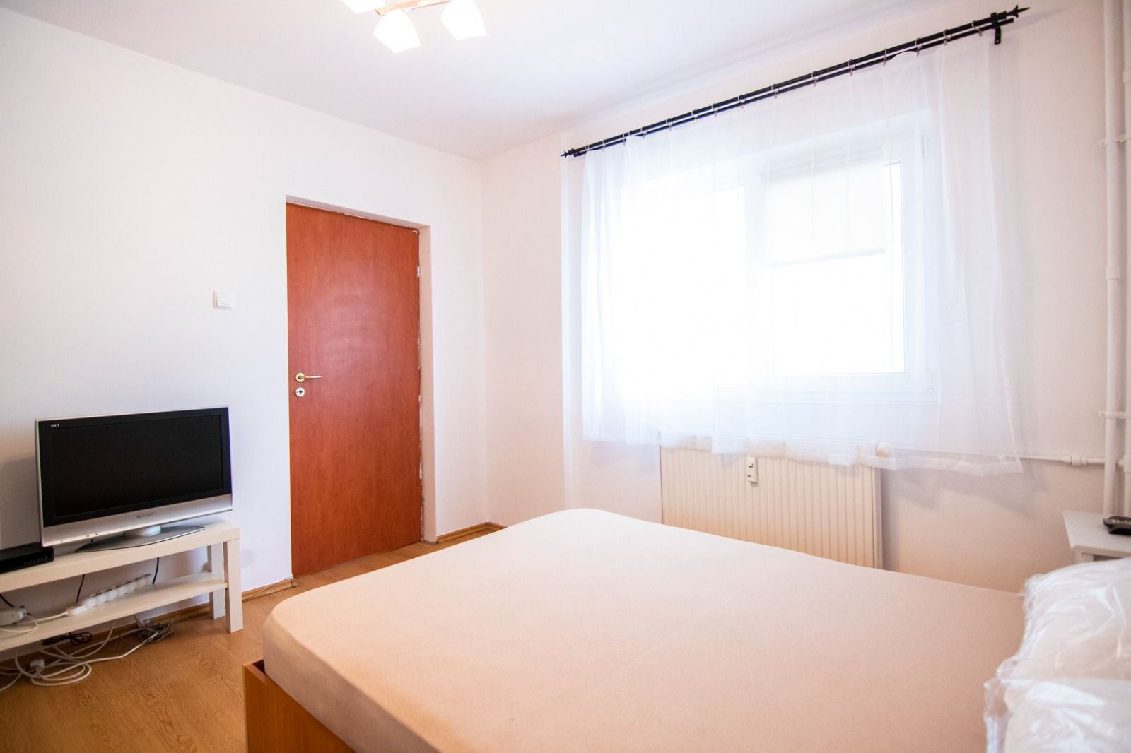 DE Inchirat 2 Camere, Mobilat si Utilat, Loc parcare, Drumul Taberei - Poză 1