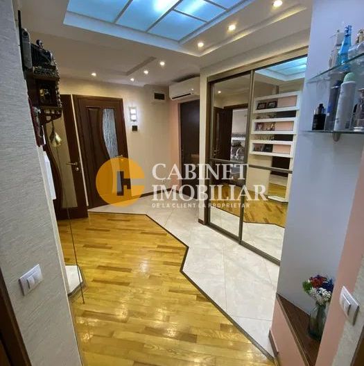 Apartament  3 Camere Decomandat - Et 1 - Bloc 1989 - Poză 5