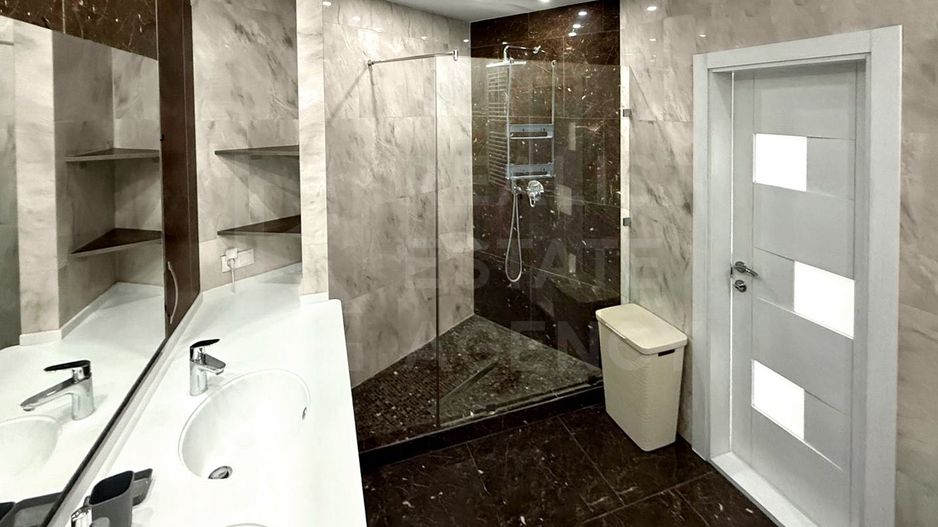 Chirie, apartament, 3 camere + living, strada București, Centru - Poză 11