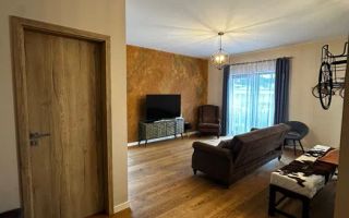 Apartament 3 camere in imobil tip vila, 79 mp, garaj, curte comuna, Gruia - Poză 3