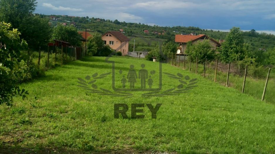 De vânzare teren construcții în suprafața de 790 mp cu 13ml front str. - Poză 2