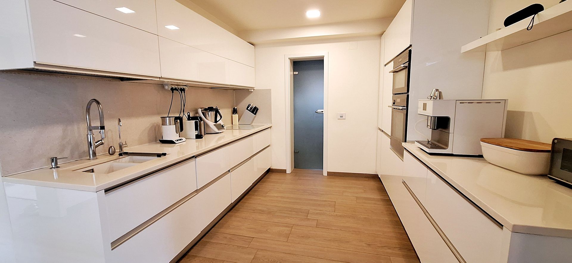 Casa eficienta energetic cu piscina in Giroc - Poză 14