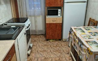 Apartament cu 4 camere, etaj 3, VASLUI zona CENTRU - DONICI; - Poză 1
