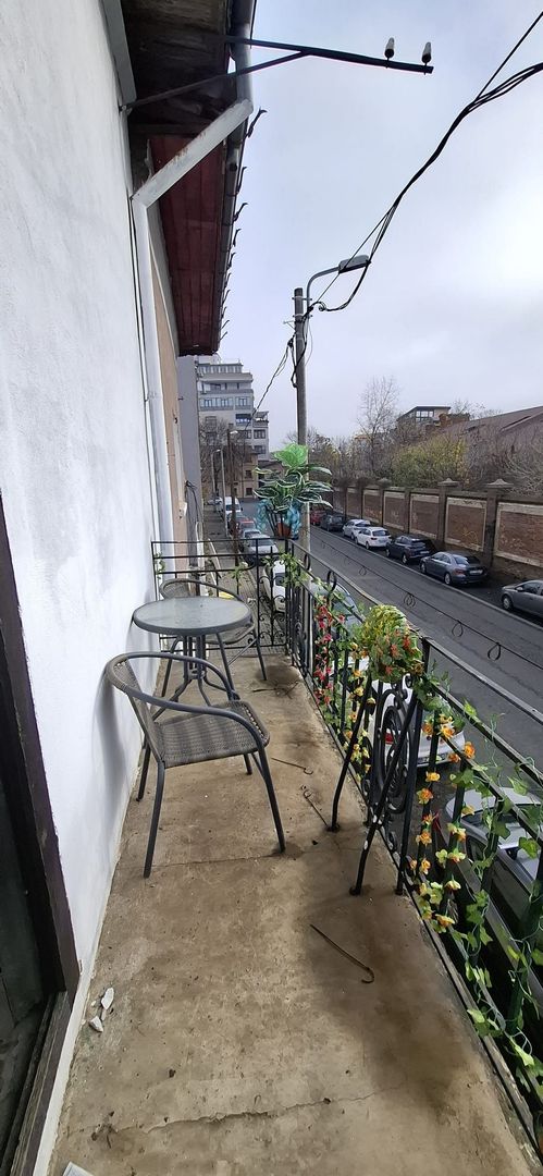 Se vinde etajul 1 si mansarda | Vile interbelica | 13 Septembrie - Poză 34