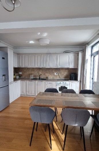 Apartament premium 73,2 mp + 2 balcoane  Etaj 1 parcare  in Șelimbăr - Poză 2