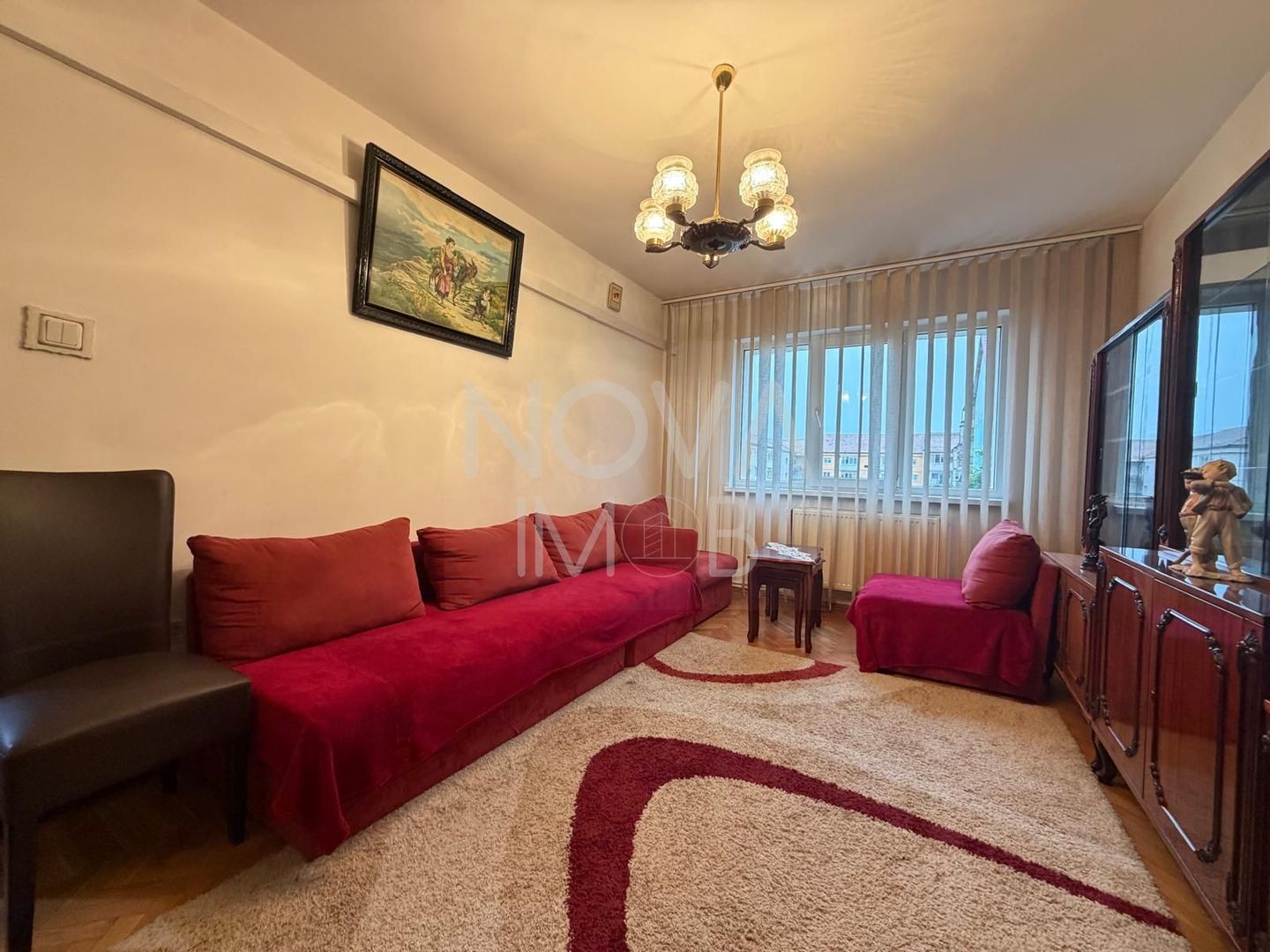 Apartament de inchiriat 3 camere etajul 4, cu lift,  Zona Vasile Aaron - Poză 2