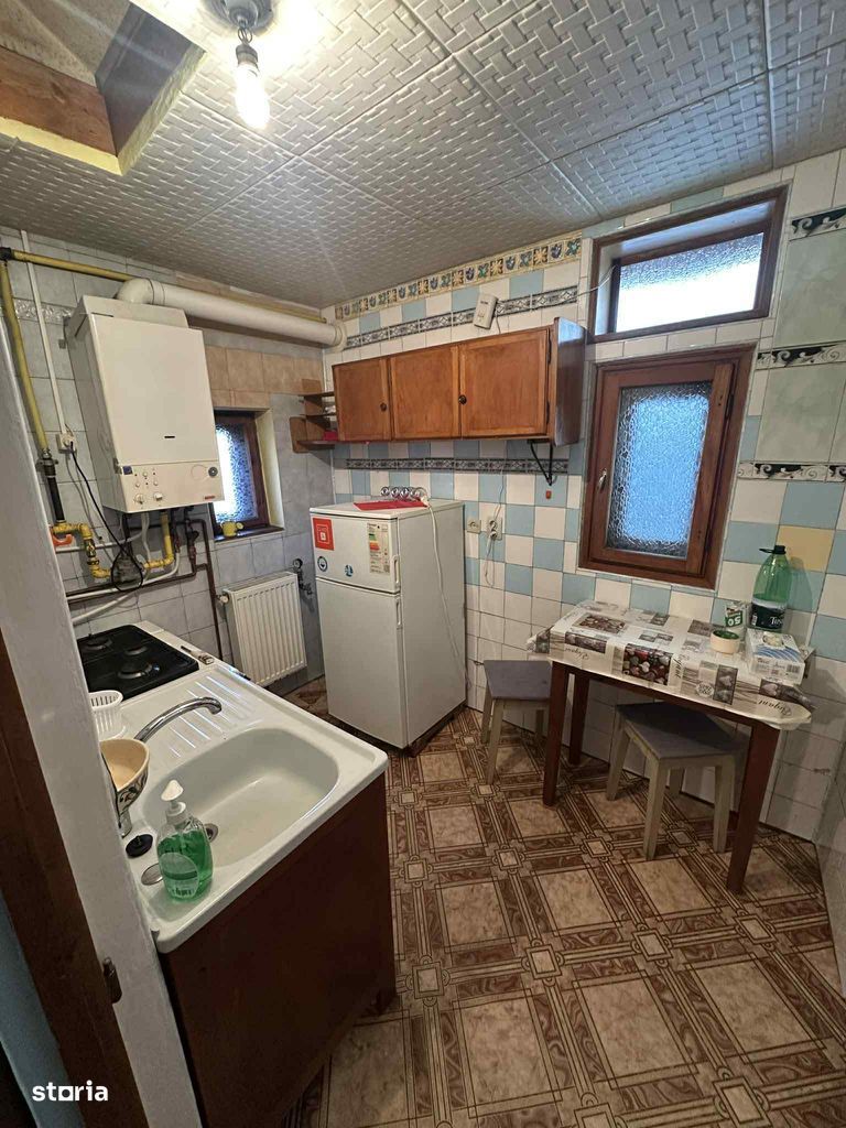 Casă de vânzare cu posibiliate de renovare/dezvoltare - Poză 9