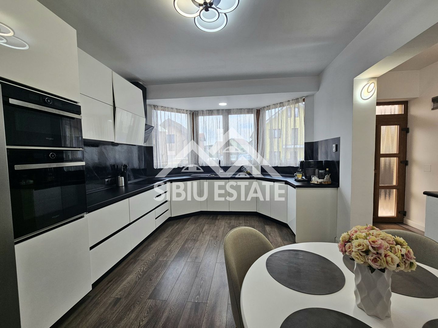 Casa 4 camere Sibiu dotari bune, pivnita, terasa - Poză 16