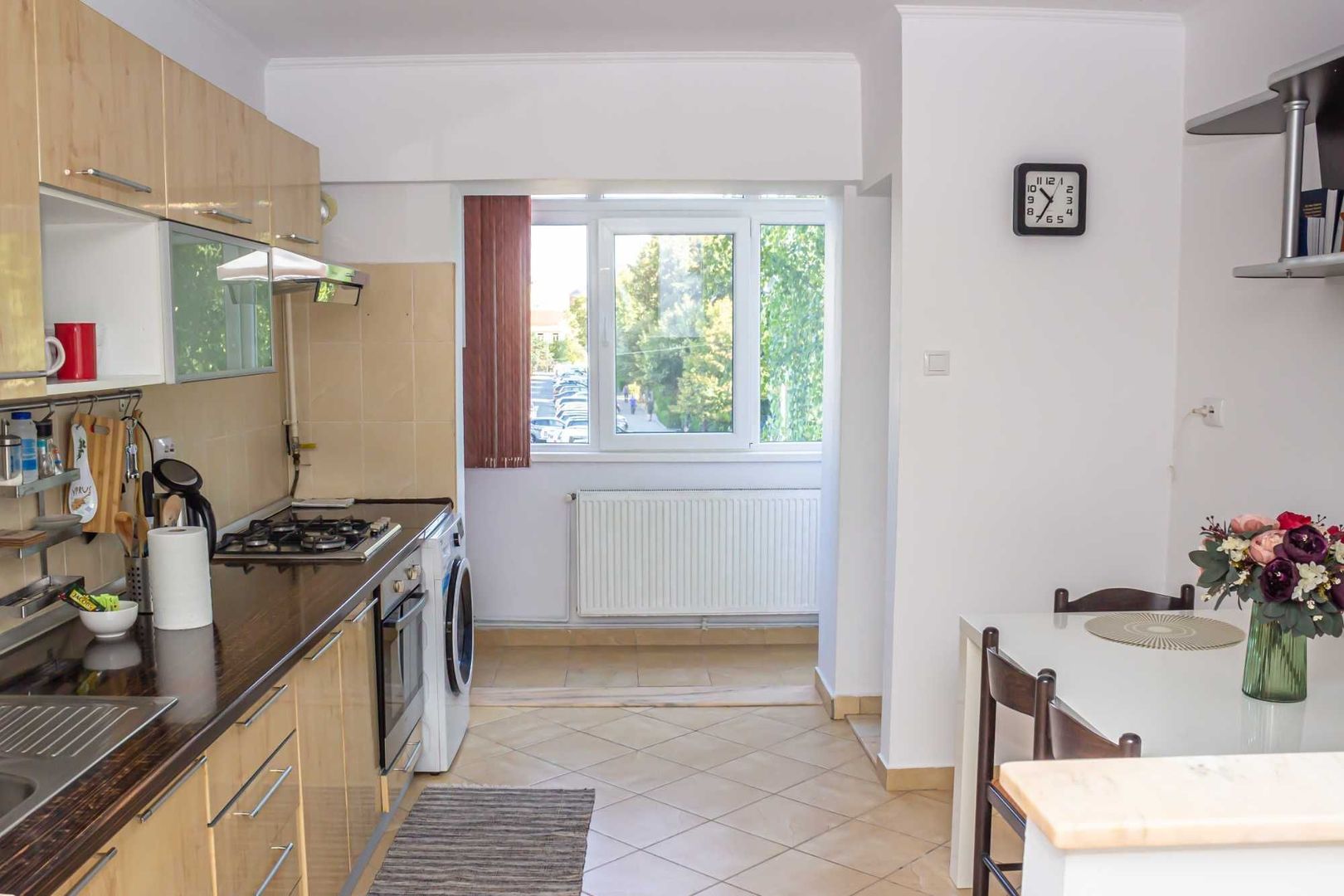 ageuropa.ro vinde apt. 2 cam. DECOMANDAT, RENOVAT si MOBILAT. - Poză 1