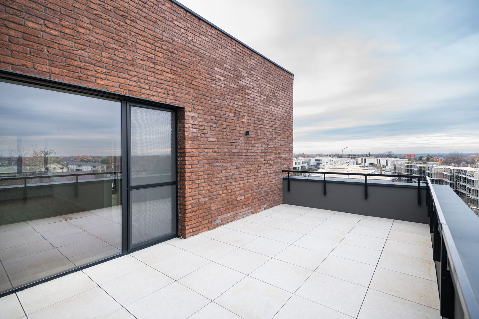 Apartament de 3 camere in Amber Forest - Poză 10