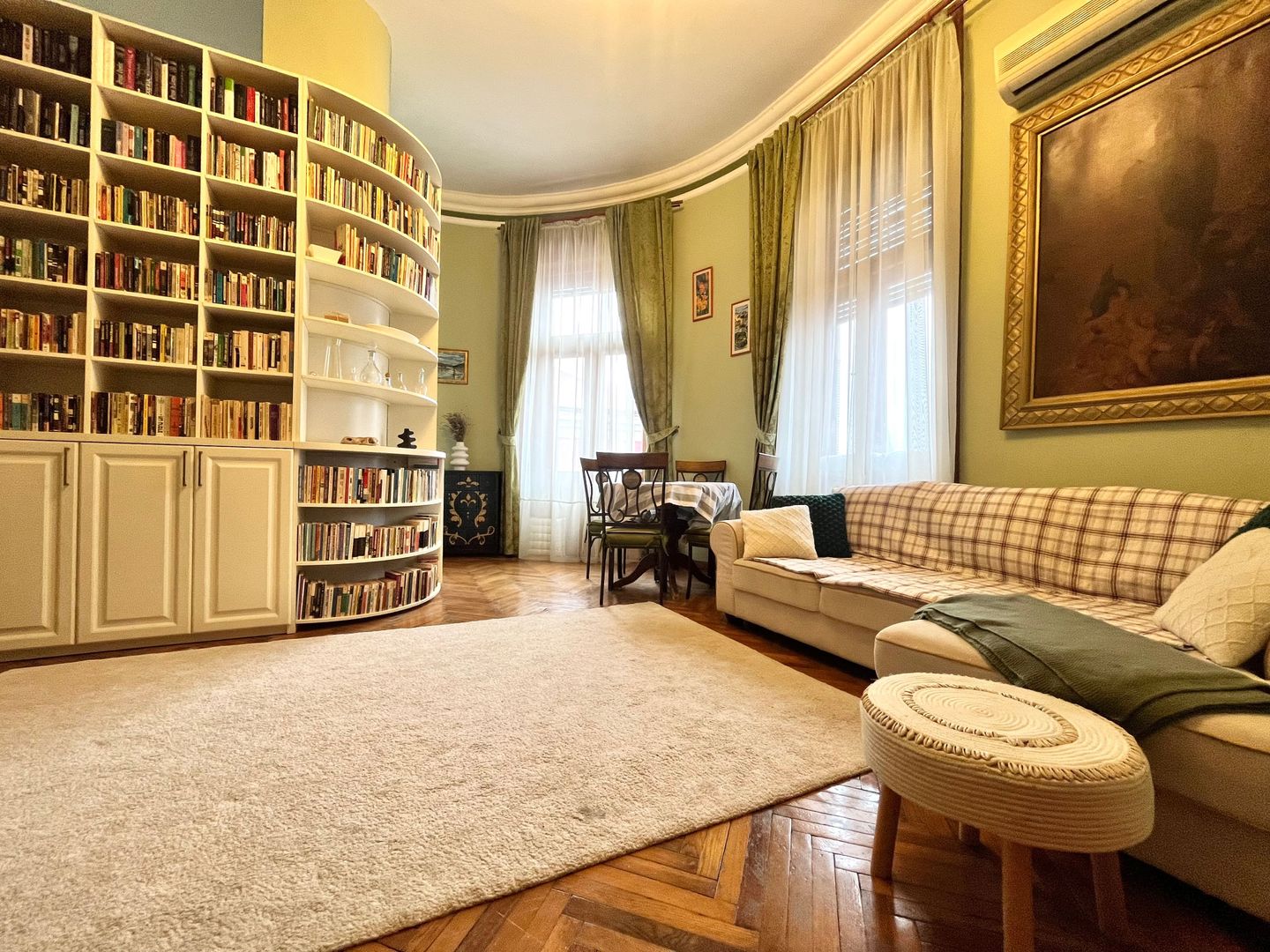 Apartament grandios cu vedere spectaculoasă spre Piața Libertății - Poză 6