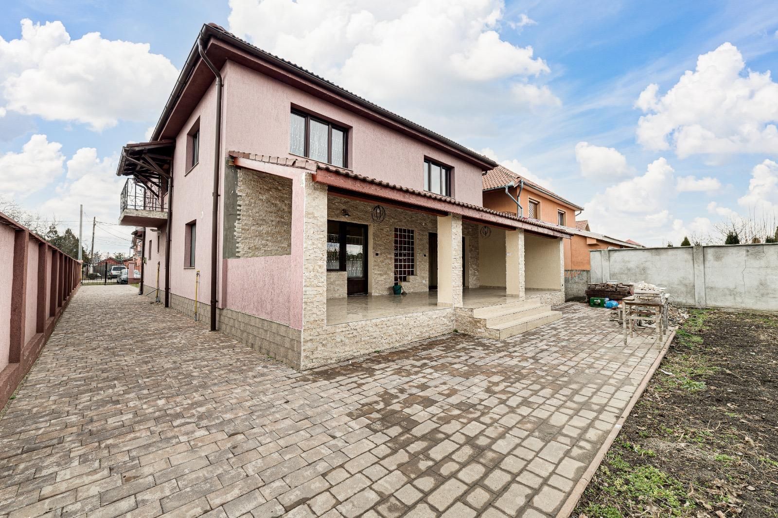 Vilă cu 7 camere de vânzare în zona Central - Poză 19