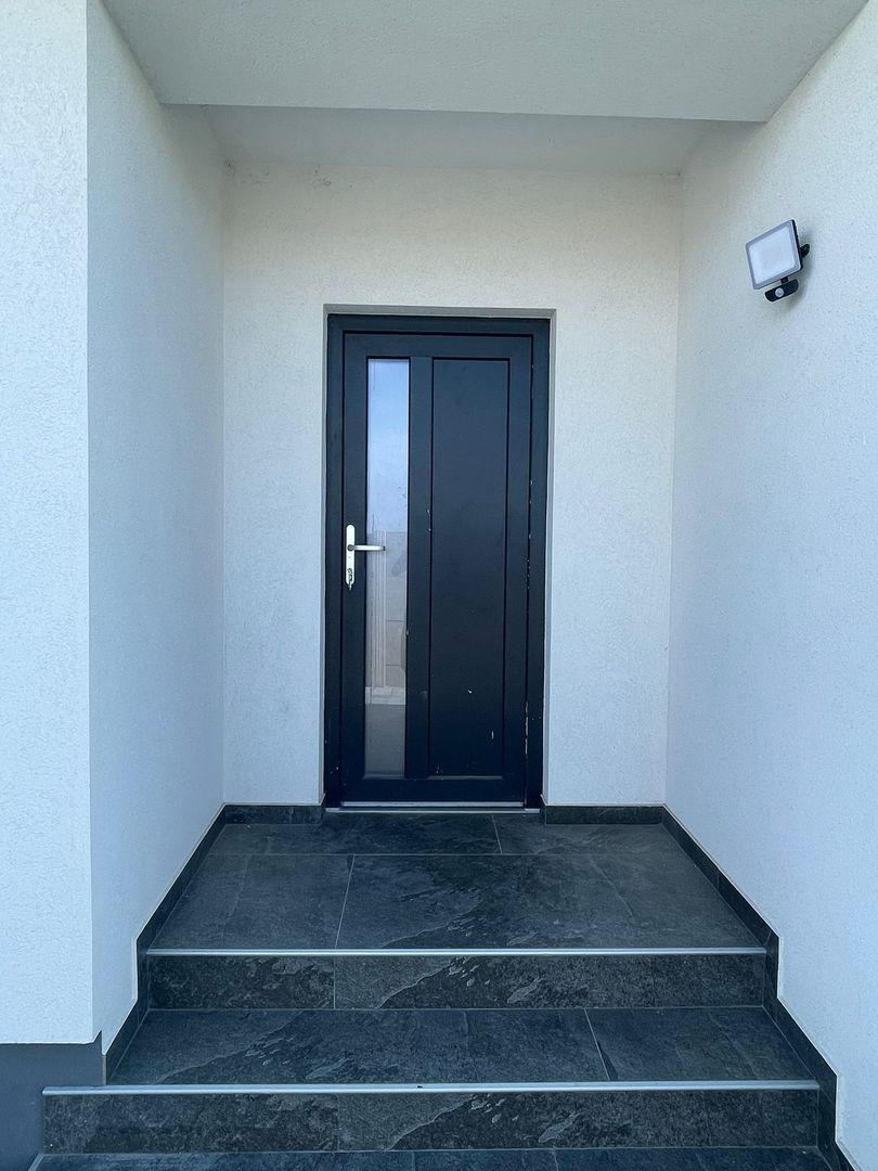 Duplex cu arhitectura deosebita - Mosnita Noua - Poză 15