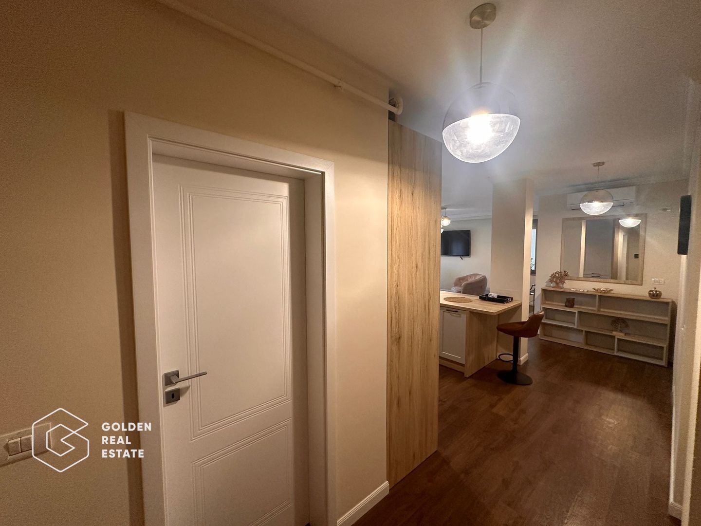 Apartament premium, zona Subcetate, 3 camere, 2 bai, loc parcare, sala, piscina - Poză 13