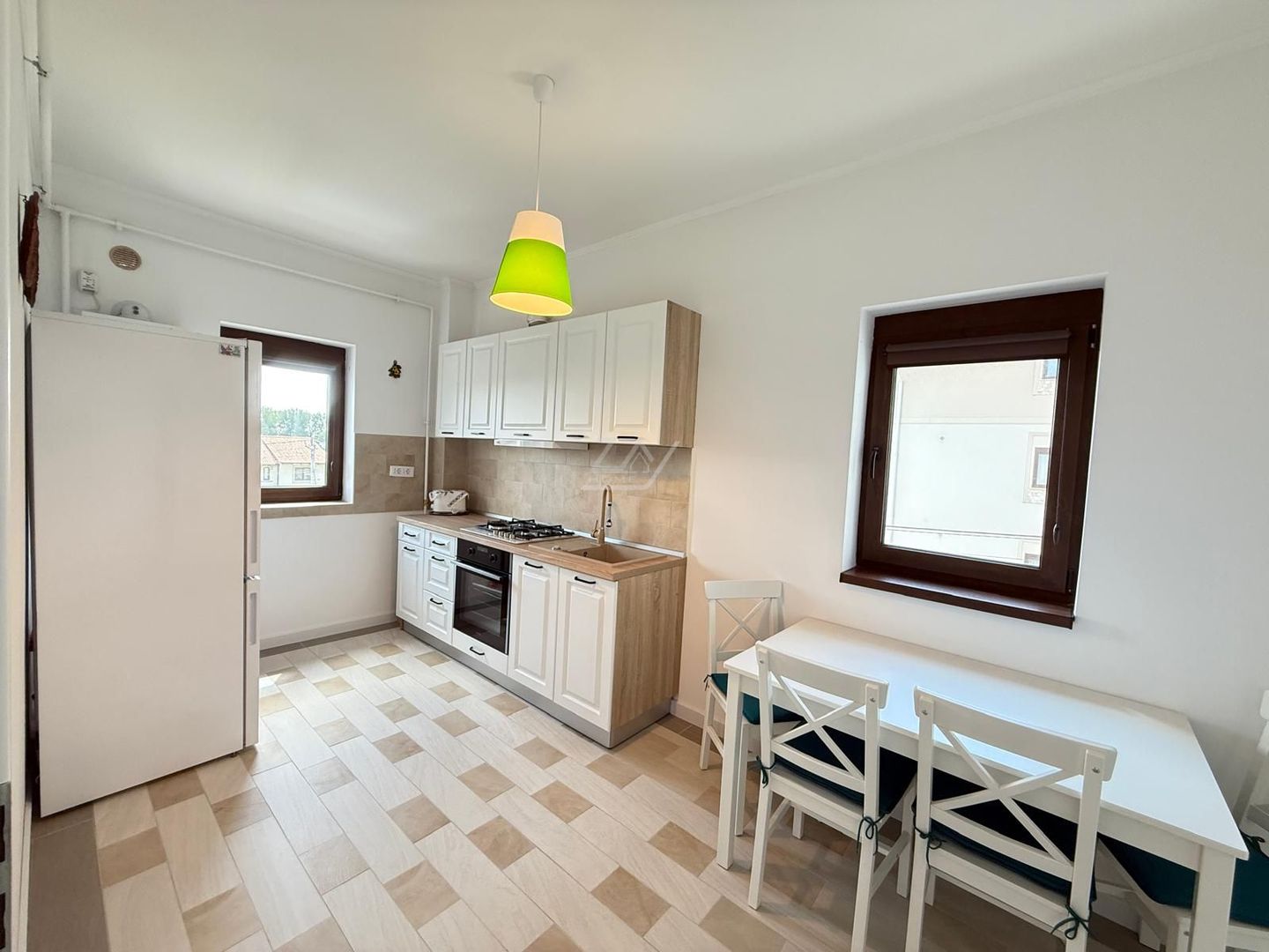 Mobilat si utilat complet. Disponibil imediat. Loc de parcare. - Poză 6