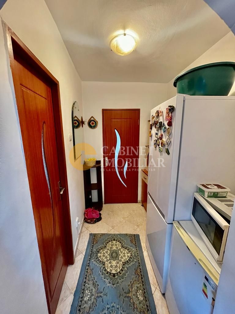 Nicolina 1 Apartament 2 Camere Decomandat  Etaj Intermediar - Poză 3