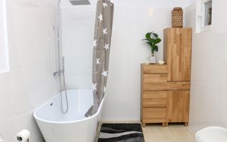 Apartament 4 camere | 2 bai | Modern | Curte | Central - Poză 8