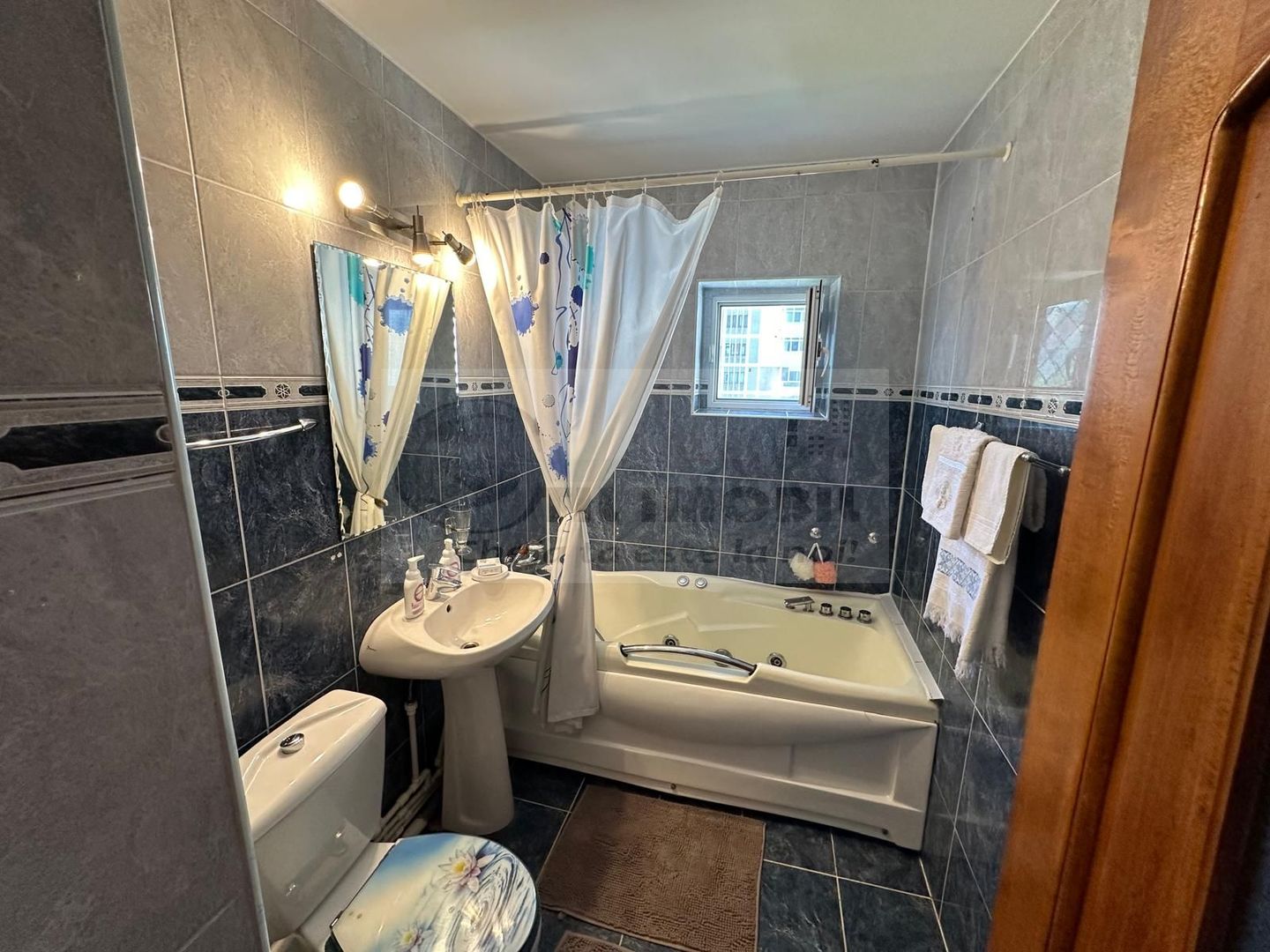 Apartament 3 camere, Poitiers ,mobilat si utilat ,fara risc, 125000 € - Poză 17