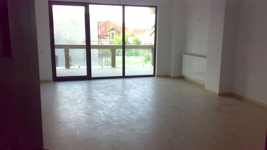 De vanzare apartament 3 camere| Voluntari |spatios cu vedere la padure - Poză 1