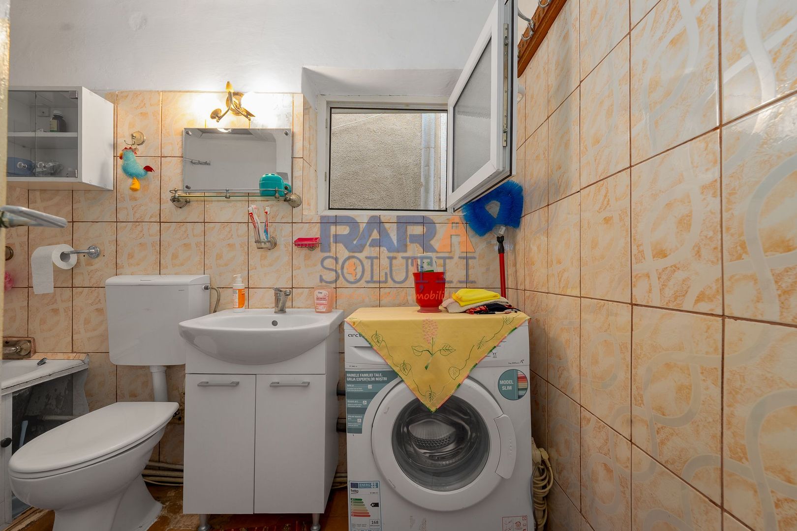 Casă în Roman, din cărămidă - Poză 12