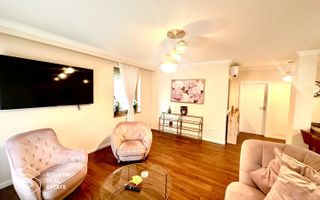 Apartament premium, zona Subcetate, 3 camere, 2 bai, loc parcare, sala, piscina - Poză 12