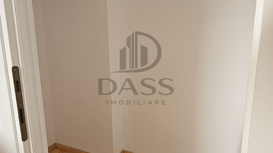 Apartament de inchiriat 6 camere 179 mp Etaj 2 + mansardă - Poză 17