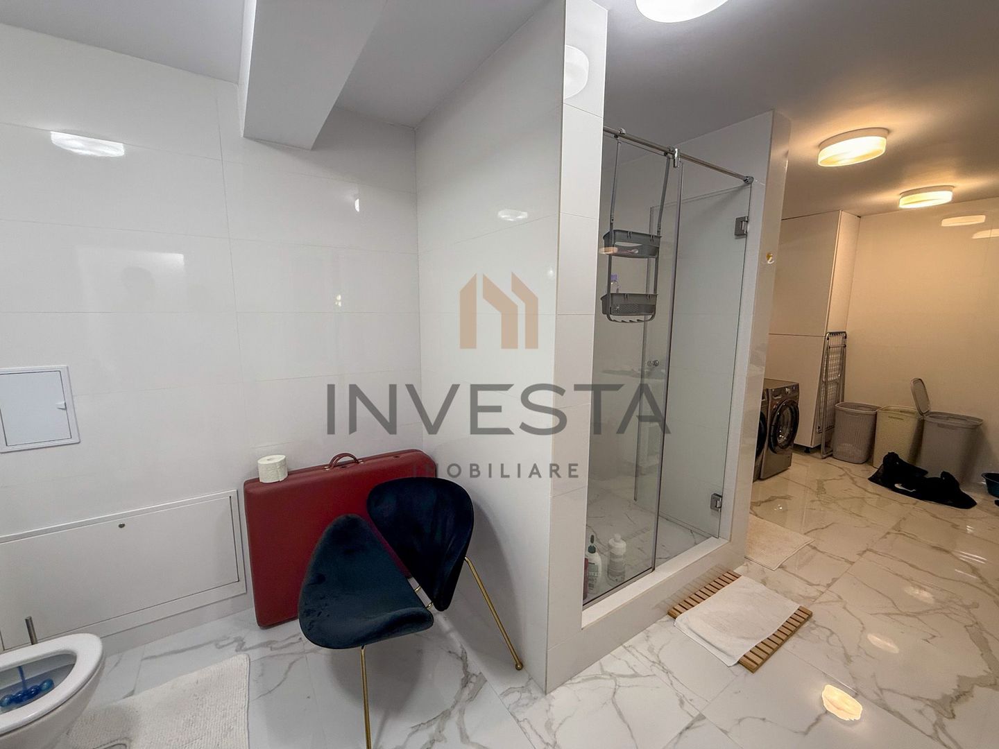 Casa insiruita cu finisaje moderne in cartierul Europa! - Poză 14