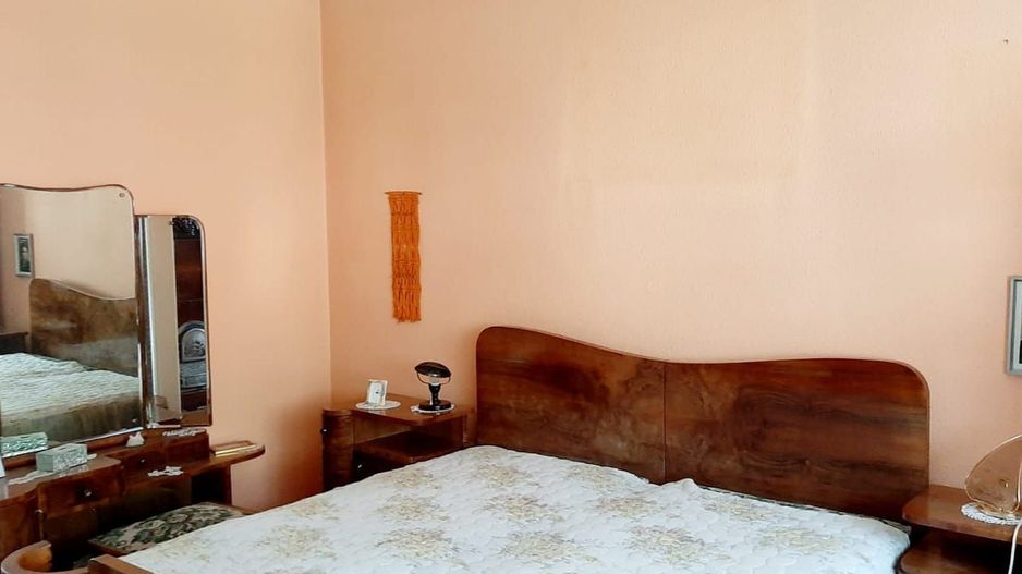 Apartament cu 3 camere si garaj in zona centrală - Poză 11