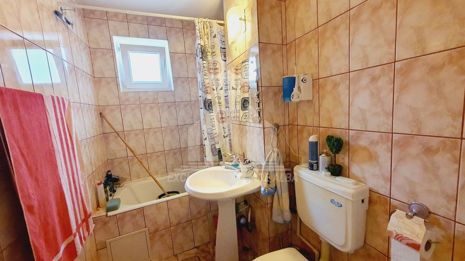 Apartament 4 camere cu scara interioara in Cetate - Poză 8