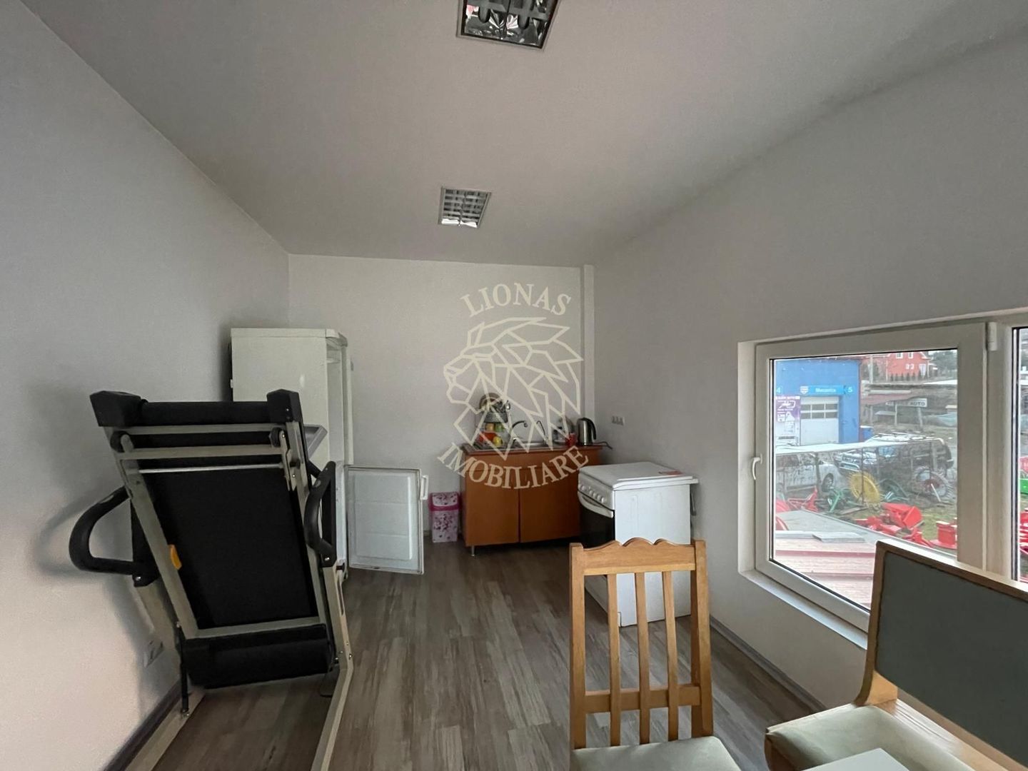 Hala la strada principala 350 mp-Viisoara - Poză 13