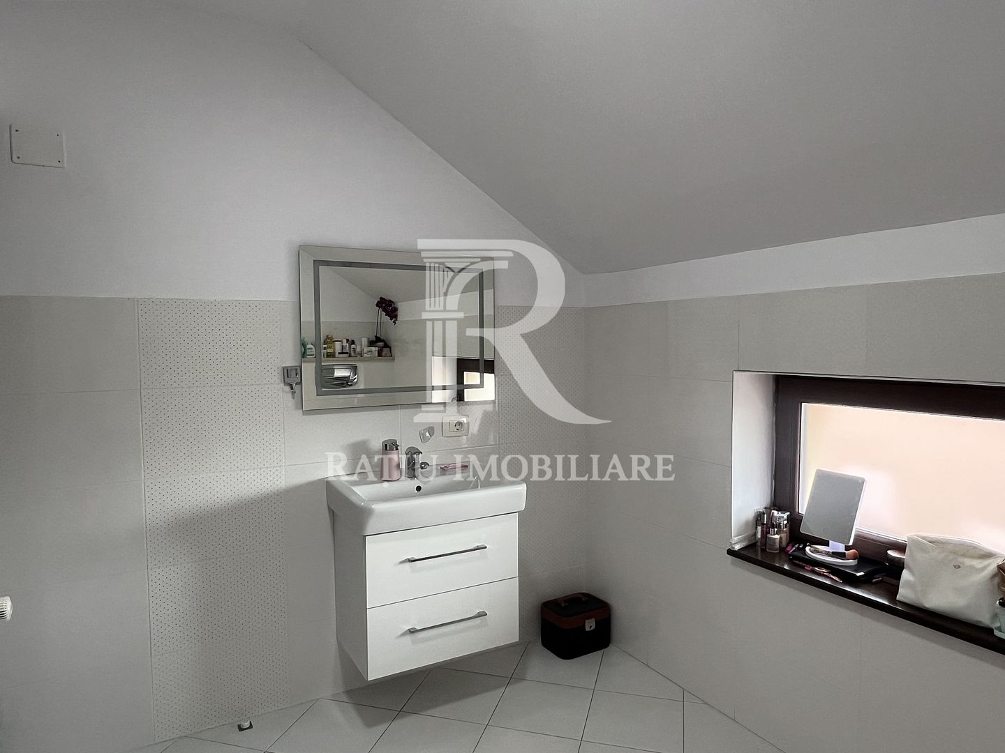 Casa cu 5 camere | P+M | Iosia | Oradea - Poză 18