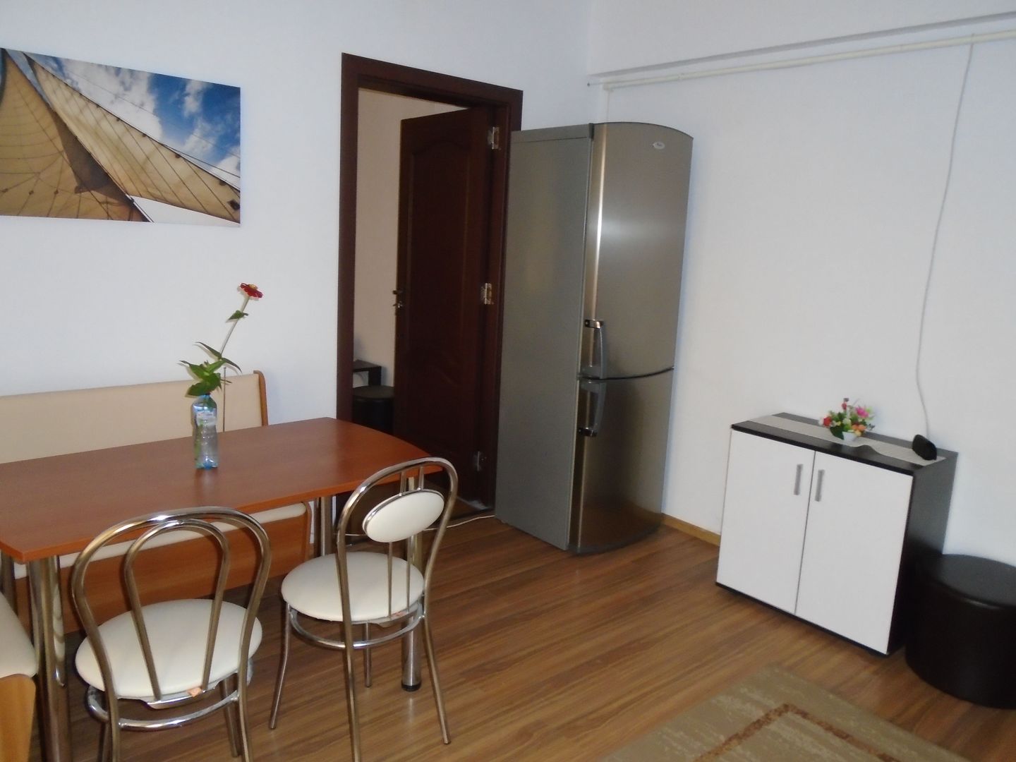 Închiriere apartament la vilă - Poză 3