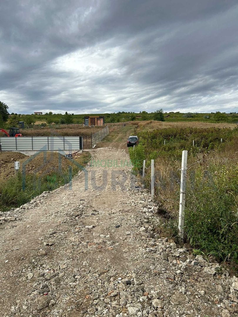 Teren intravilan de 500 mp în Chicerea-Tomești, zonă în dezvoltare - Poză 1