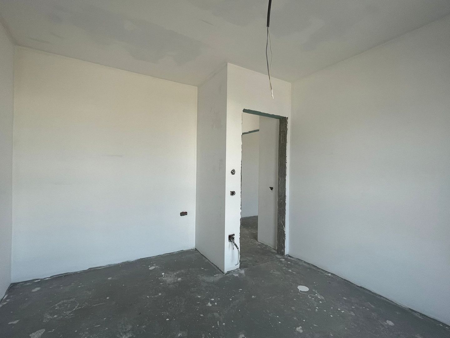 Duplex despartit prin camera tehnica- 5 camere- Mosnita Noua - Poză 8