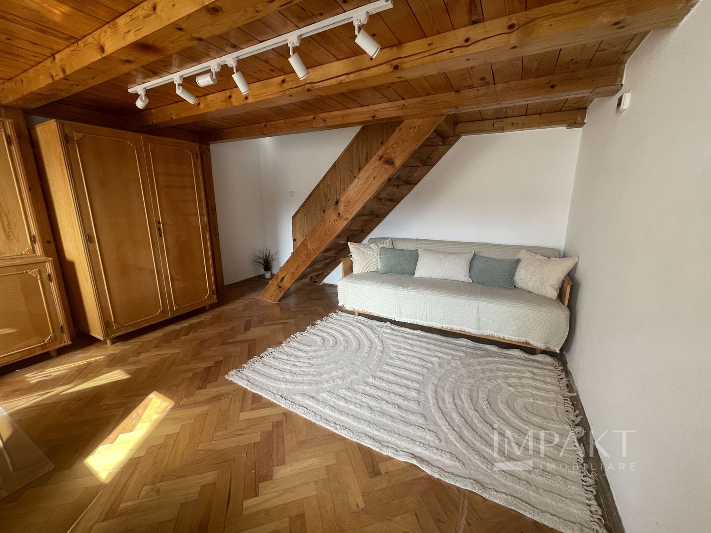 Apartament cu doua dormitoare, doua bai si living langa Piata Unirii - Poză 5