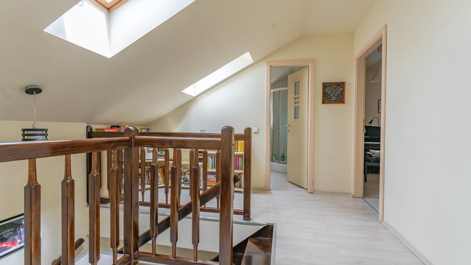 Apartament 5 camere dispus pe doua nivele in zona Brasovul Vechi - Poză 14