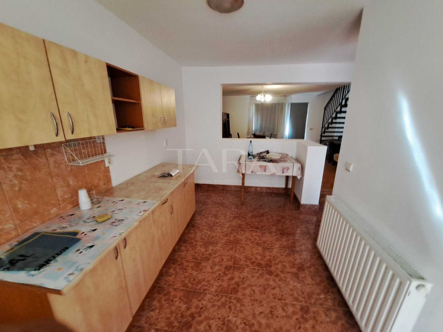Casă înșiruită tip triplex – zonă liniștită. - Poză 2