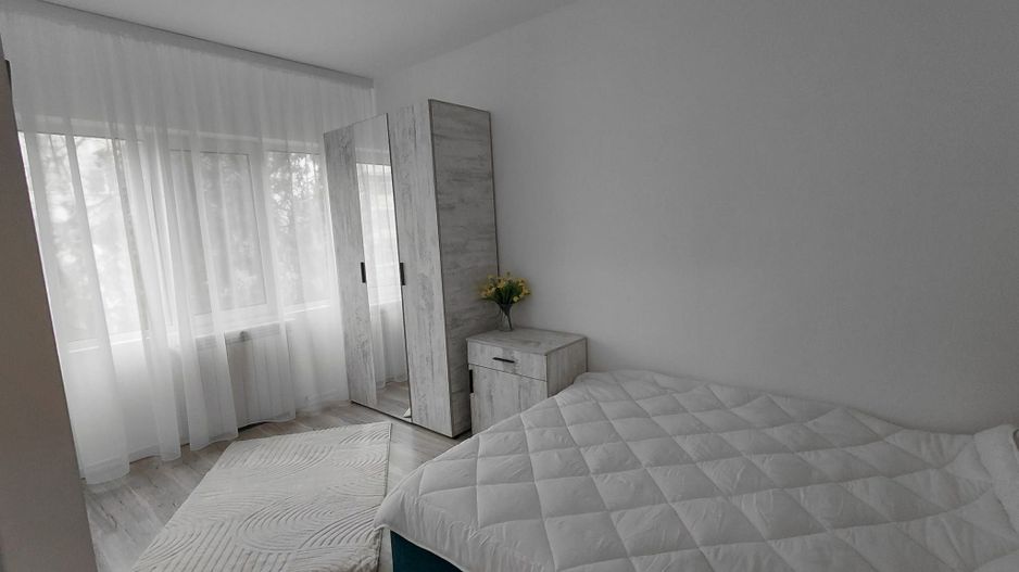 Vanzare - apartament cu 3 camere, Micro 16, renovat, mobilat nou - Poză 10