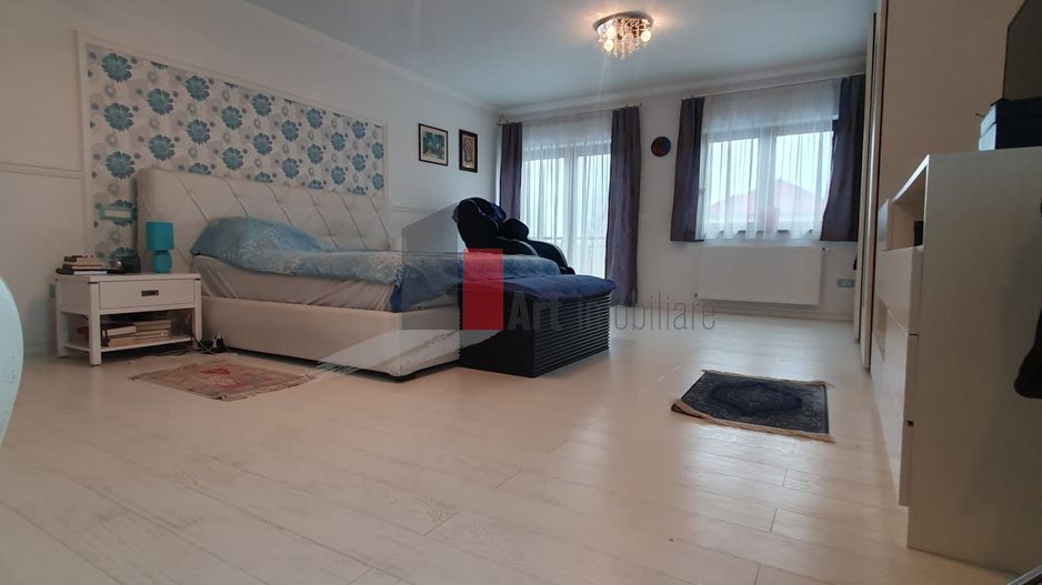 Vila superba Tunari cu piscina - Poză 16