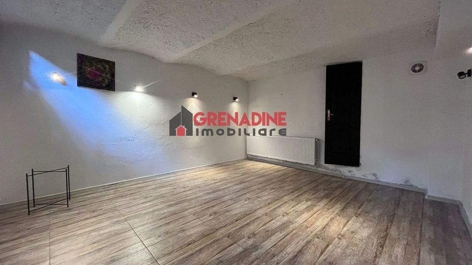 Spatiu Comercial cu Vad Pietonal si Stradal - Central -  Strada Lunga - Cod 5310 - Poză 6